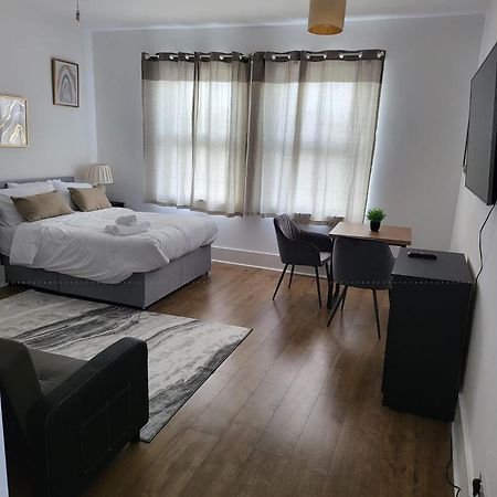 Immaculate 1-Bedroom In Greenhithe Zewnętrze zdjęcie