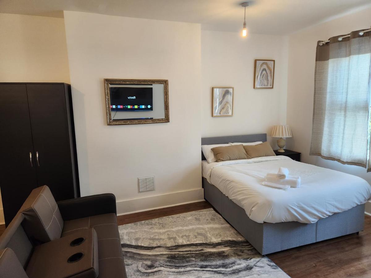 Immaculate 1-Bedroom In Greenhithe Zewnętrze zdjęcie
