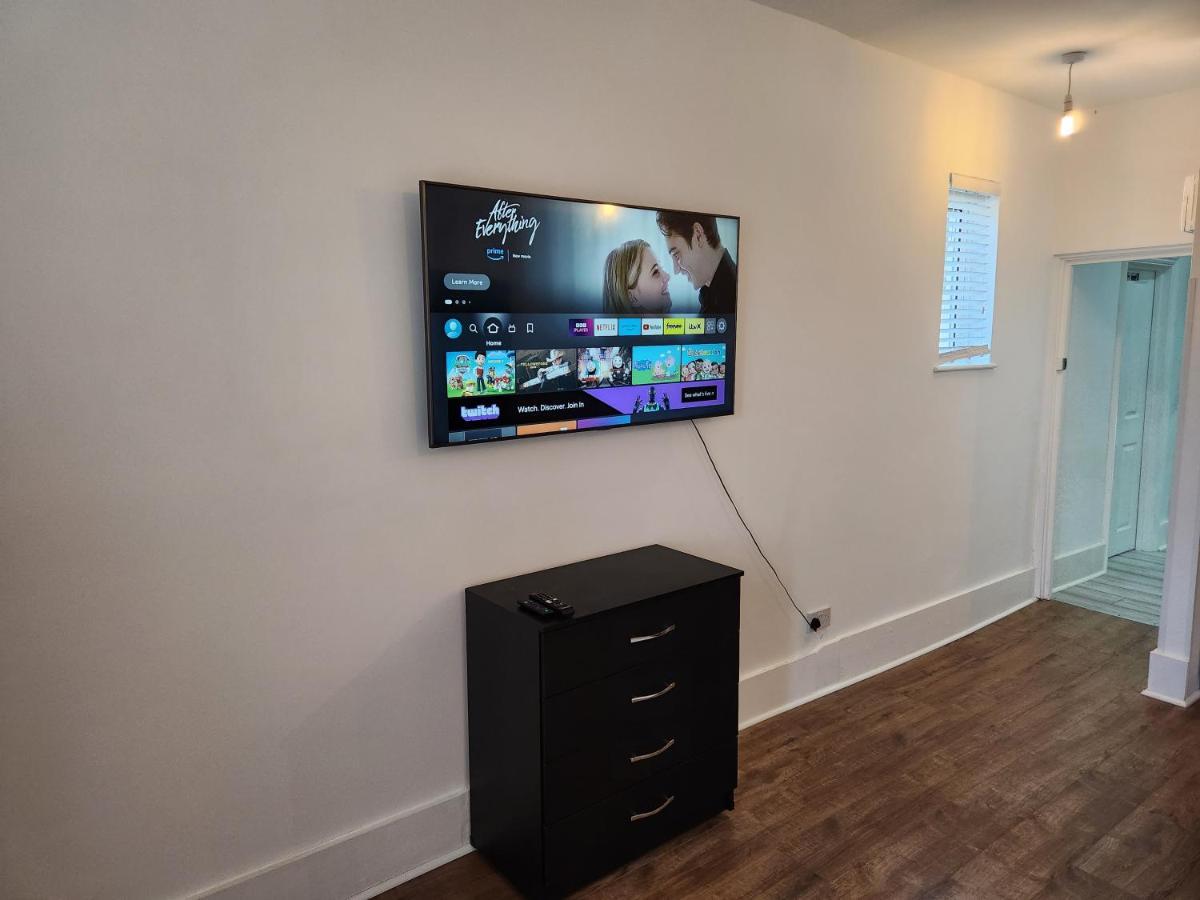 Immaculate 1-Bedroom In Greenhithe Zewnętrze zdjęcie